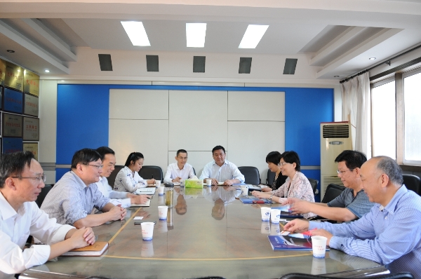 蕪湖縣人大常委會(huì)黨組書記、主任楊文玲一行來舜龍公司調(diào)研